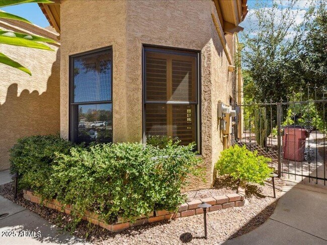 Building Photo - 10563 E Carol Ave