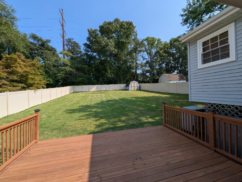 Building Photo - 1513 Wampanoag Dr