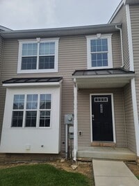 Building Photo - 3 Bedroom Townhome for Rent in Waynesboro!