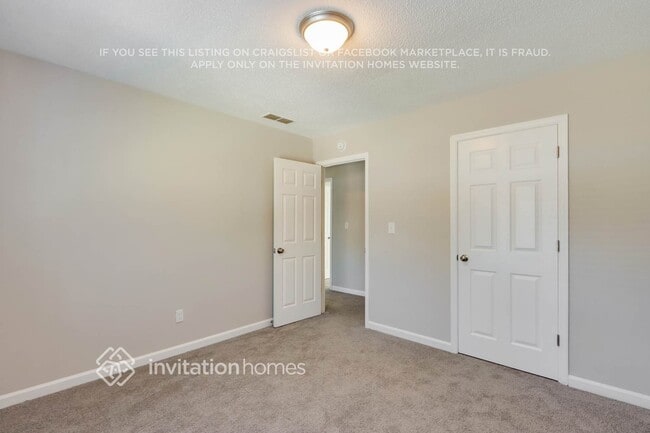 Building Photo - 6186 Pinewood Dr SE