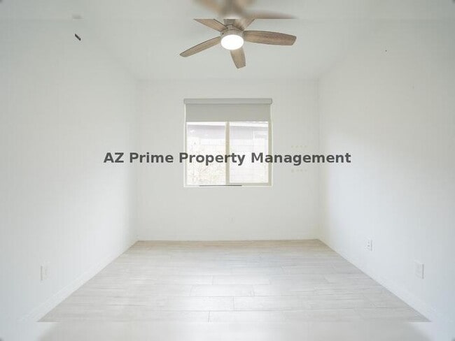 Building Photo - 16512 W Desert Ln