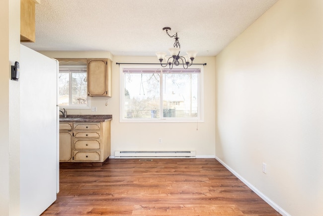 Building Photo - 607 N 16th St