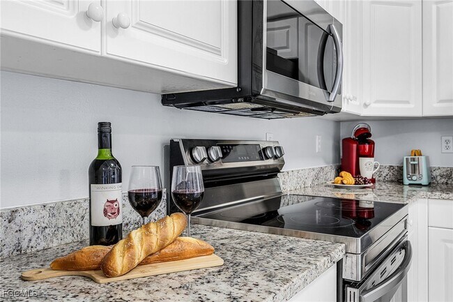 Building Photo - 2649 SW 32nd St