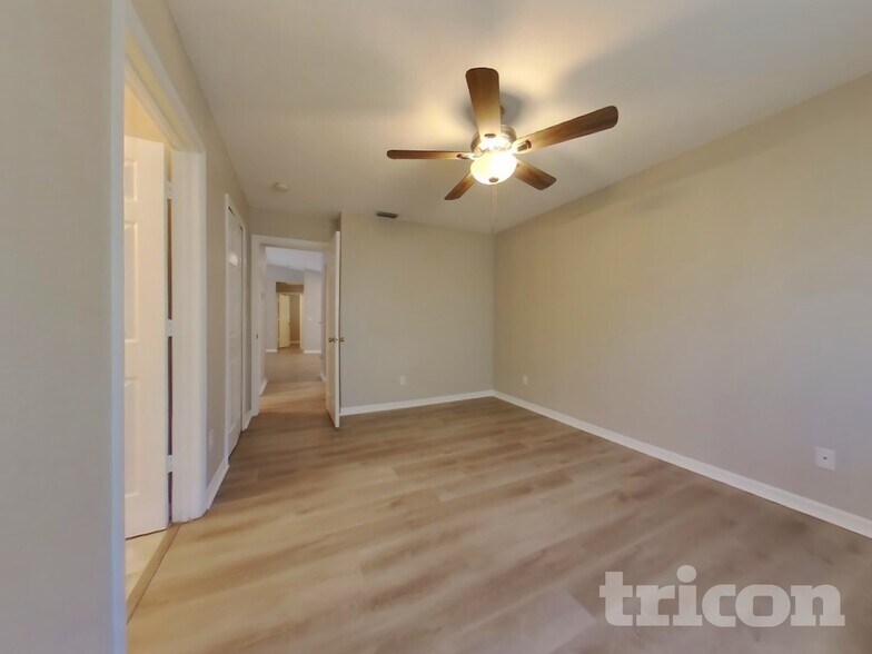 Building Photo - 4498 Jaslo Ave