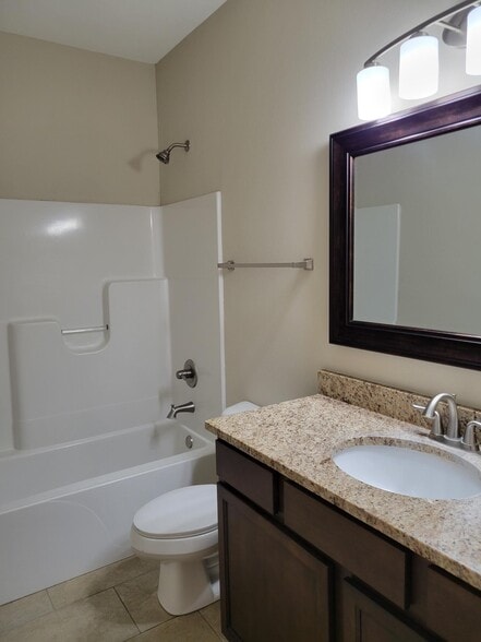 Building Photo - 2616 Fieldstone Dr