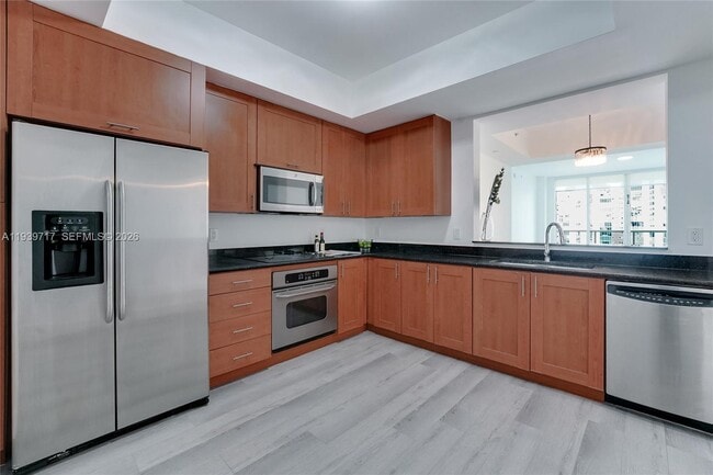 Building Photo - 3340 NE 190th St