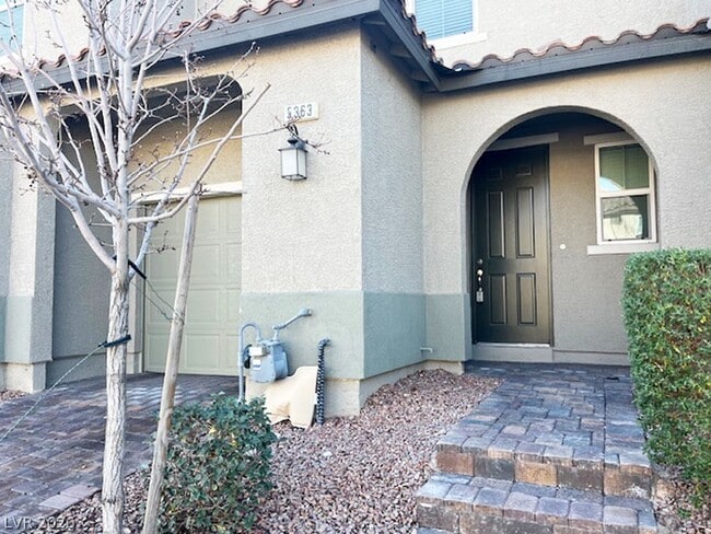 Building Photo - 5363 Lazy Breeze Ave