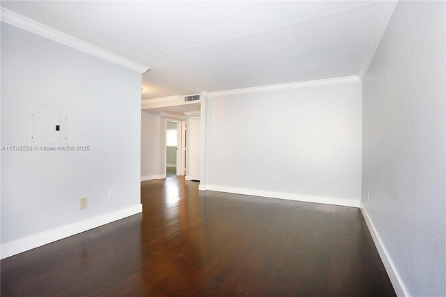 Building Photo - 95 Edgewater Dr