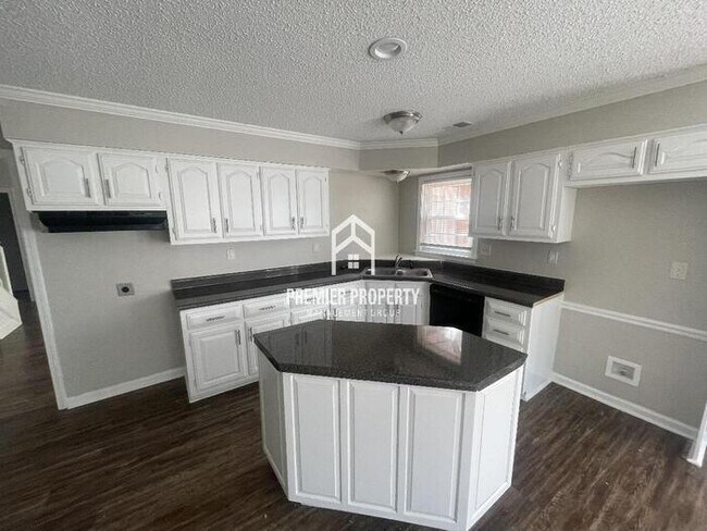 Building Photo - 1585 Wood Farms Dr