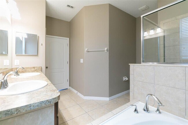 Building Photo - 515 Vista Ridge Dr