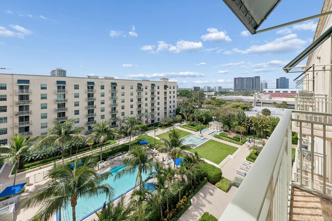 Building Photo - 610 Clematis St