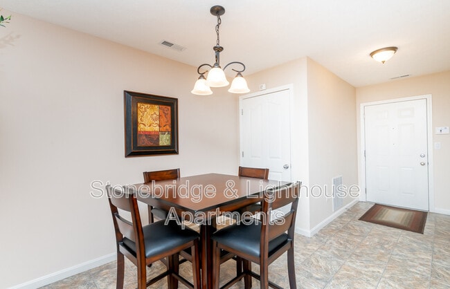 Building Photo - 201 Stonebench Cir