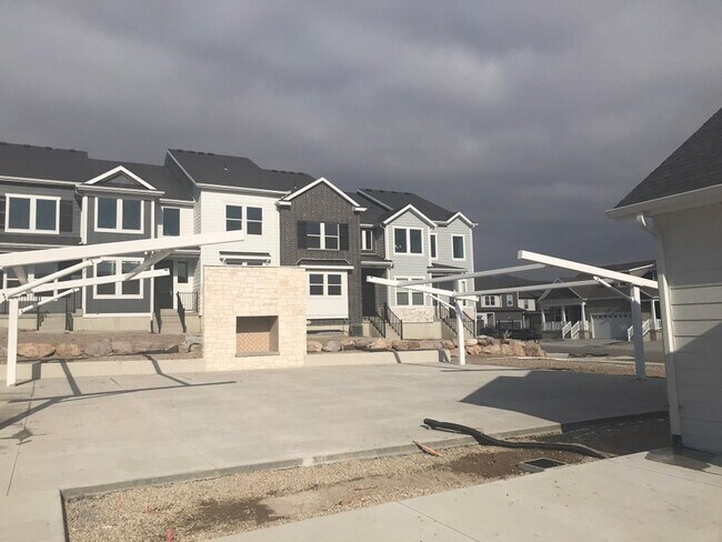 Building Photo - 3600 W 1700 N
