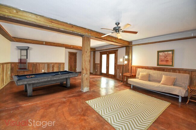 Building Photo - 226 Valmar