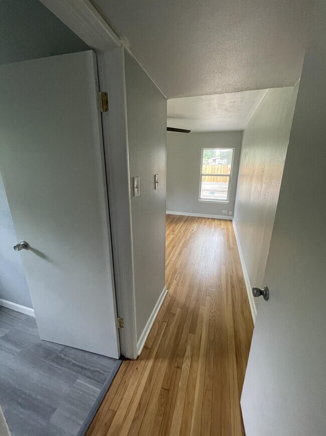 Building Photo - 258 Cresham Dr