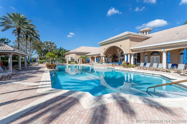 Building Photo - 6887 Viale Elizabeth