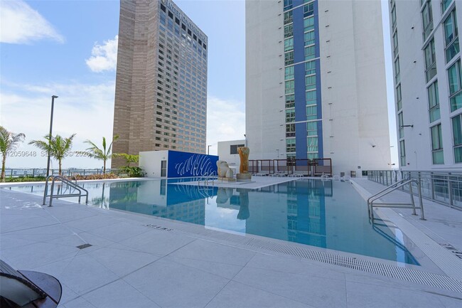 Building Photo - 335 S Biscayne Blvd