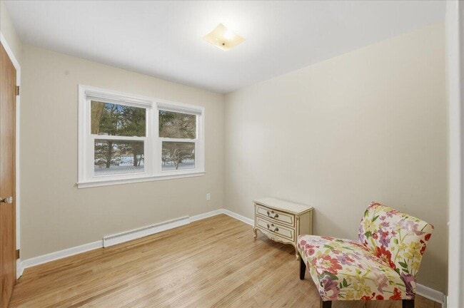 Building Photo - 6891 Somerset Dr