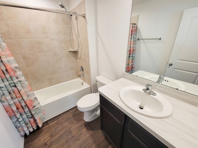 Building Photo - Welcome to your next home in the heart of Downtown Cleveland, Texas! This inviting 3-bedroom, 2-b...