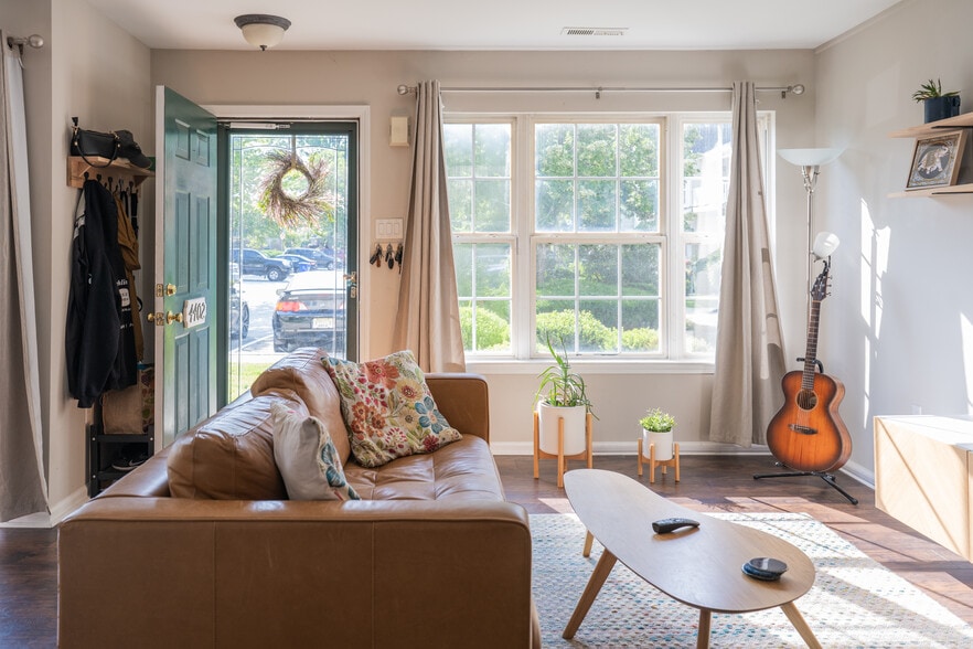 Building Photo - 4402 Vesper Cir