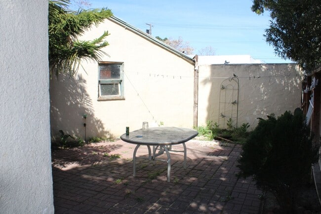 Building Photo - Updated One Bedroom, One Bathroom Duplex n...