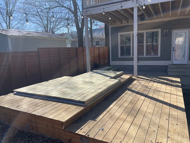 Building Photo - 368 Glenrose Ave