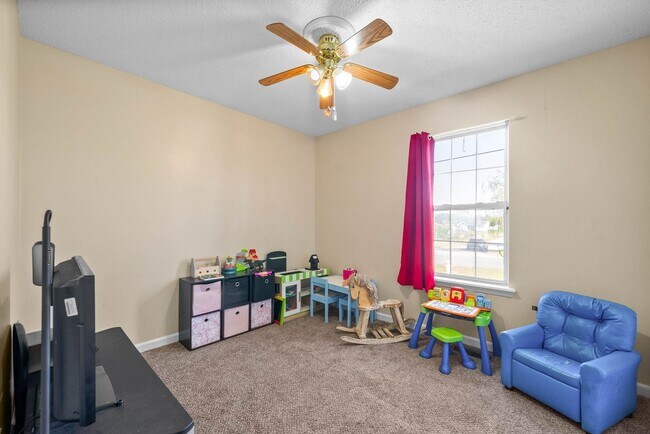 Building Photo - 239 Golden Pond Ave