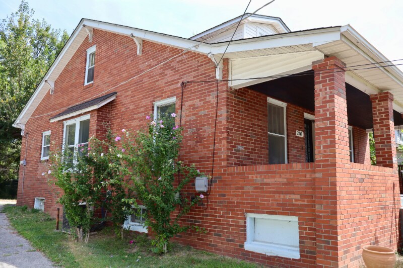 Building Photo - 2441 Hord Ave