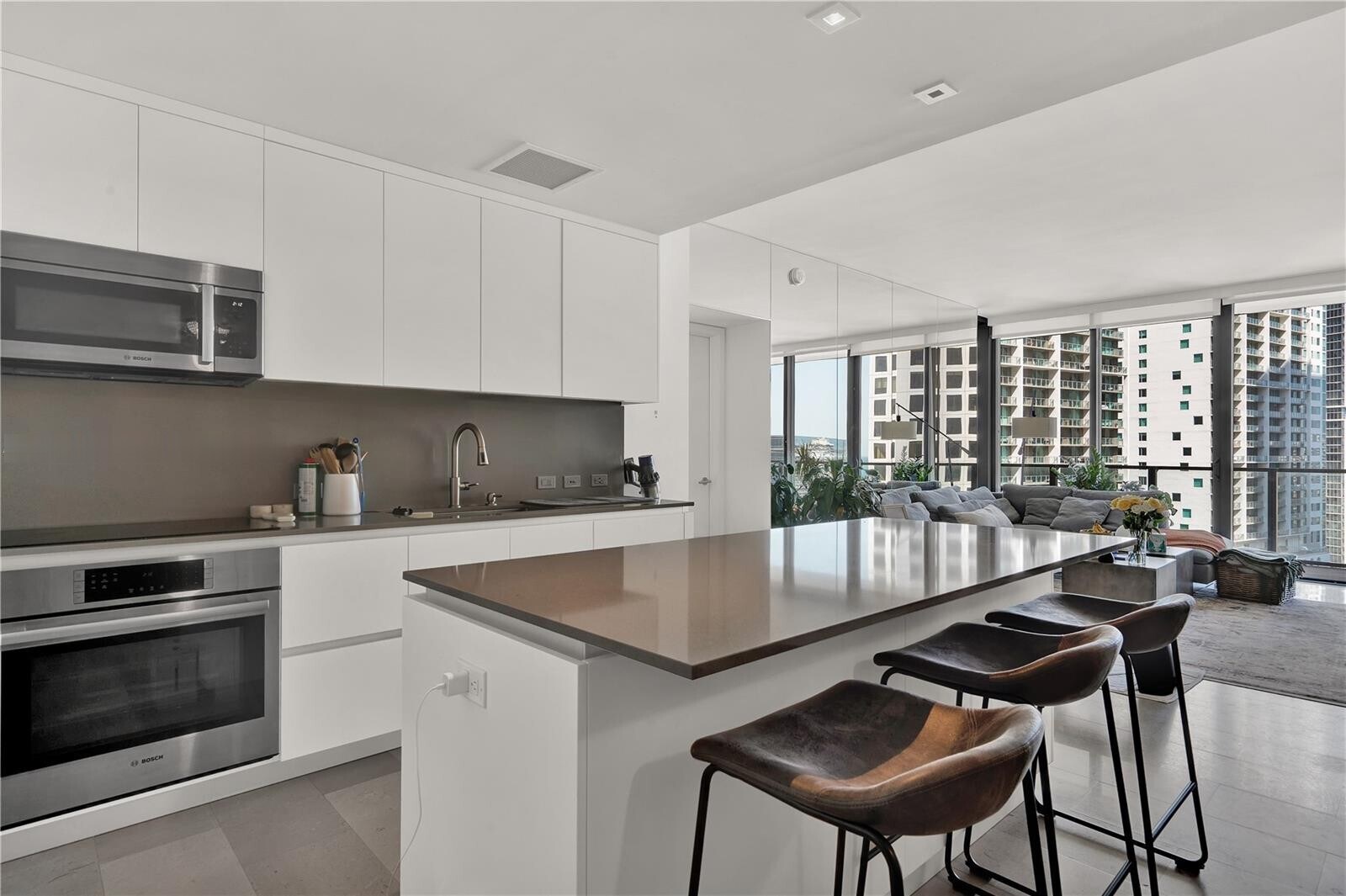 Building Photo - 68 SE 6th St