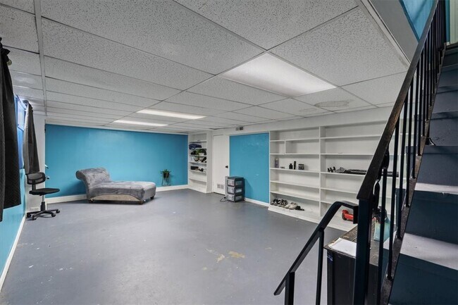 Building Photo - 2002 S 17th St