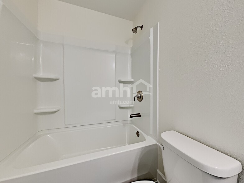 Building Photo - 2942 Calebs Cove Way