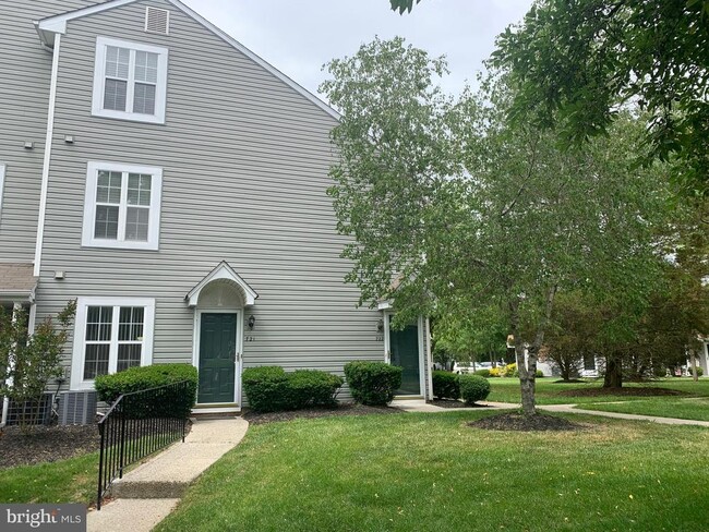 Building Photo - 722 Sedgewick Ct