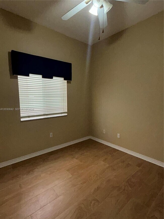 Building Photo - 3073 SW 140th Ave