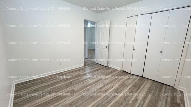 Building Photo - 826 Jane Dr