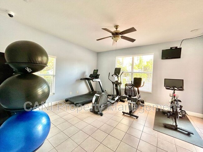 Building Photo - 1134 S Beach Cir