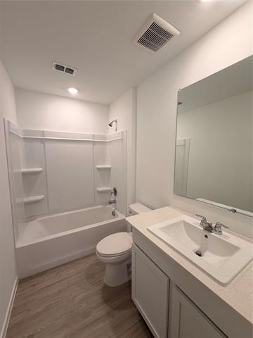 Building Photo - 4171 Silverstein St