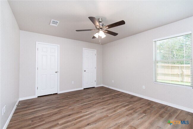 Building Photo - 2361 S Wall St