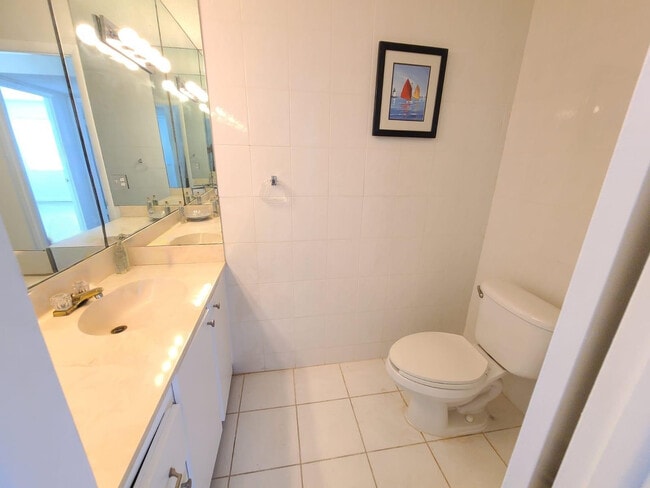 Building Photo - 14850 Naranja Lakes Blvd