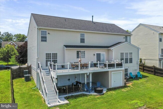 Building Photo - 319 Morlyn Dr