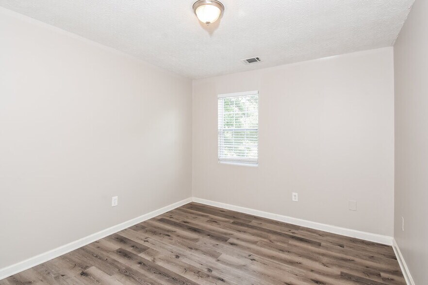 Building Photo - 5895 Brookside Dr SE