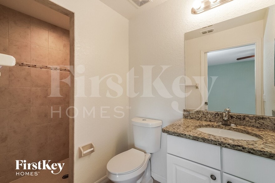 Building Photo - 12238 Helios Ave