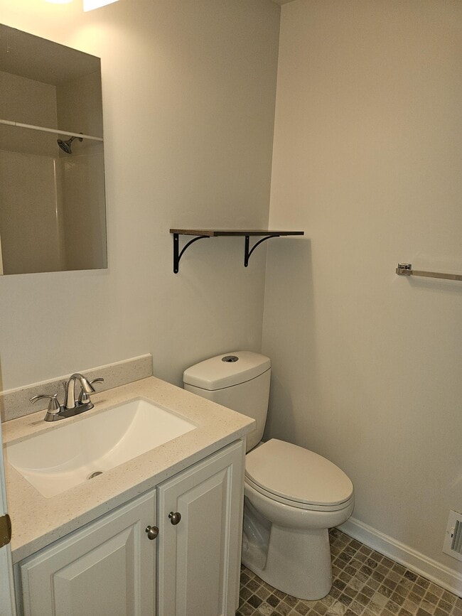 Building Photo - 201 Stull Ct