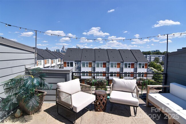 Building Photo - 2130 Bryant Park Dr
