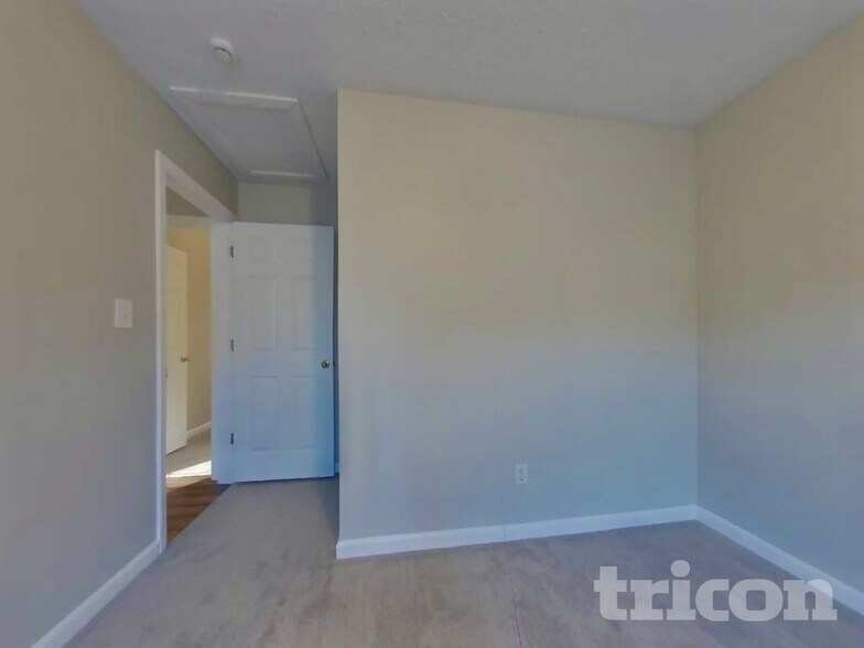 Building Photo - 620 Bluff Dr