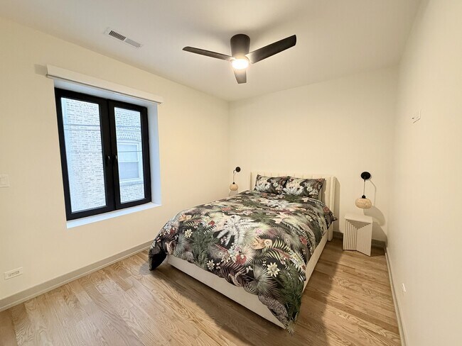 Building Photo - 1335 W Estes Ave