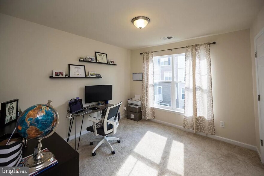 3rd floor - room 2 / office - 25239 Laureldale Ter