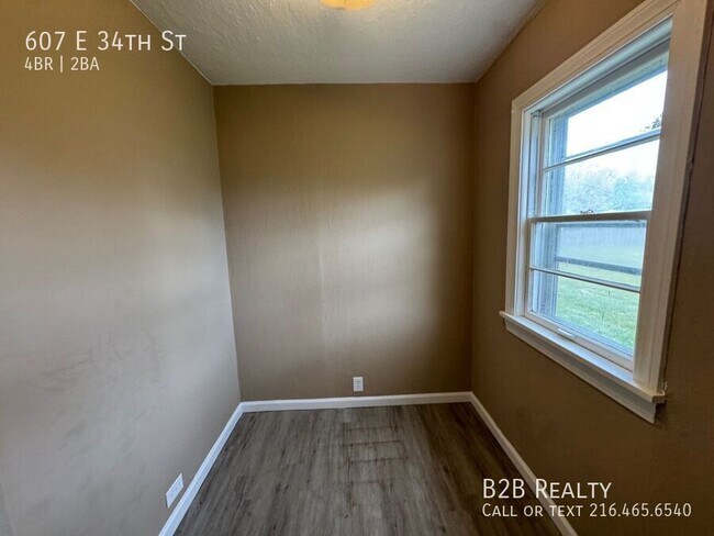 Building Photo - 607 E 34th St