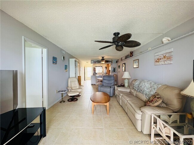 Building Photo - 7430 S Ocean Dr