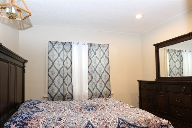 Building Photo - 195 Brookridge Dr