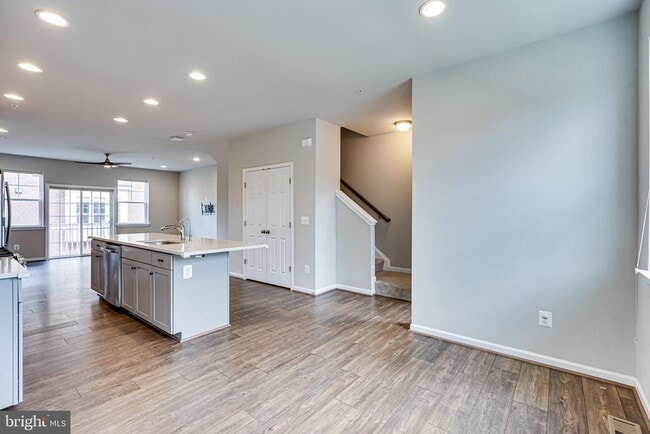 Building Photo - 14263 Travilah Rd